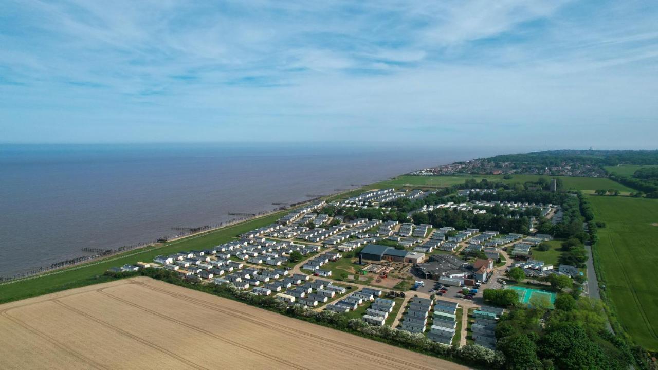 Gorgeous 6 Berth Caravan With Decking And Wi-Fi At Broadland Sands Ref 20377Bs Hopton on Sea Zewnętrze zdjęcie